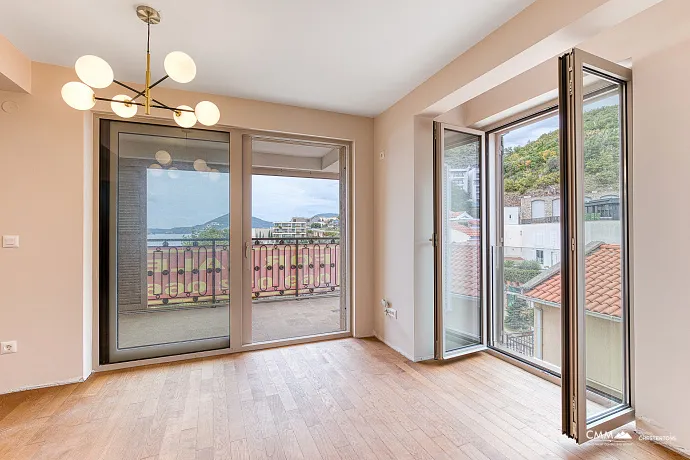 Modern Two-Bedroom Apartment with Panoramic Sea View — Pržno, 68 m²